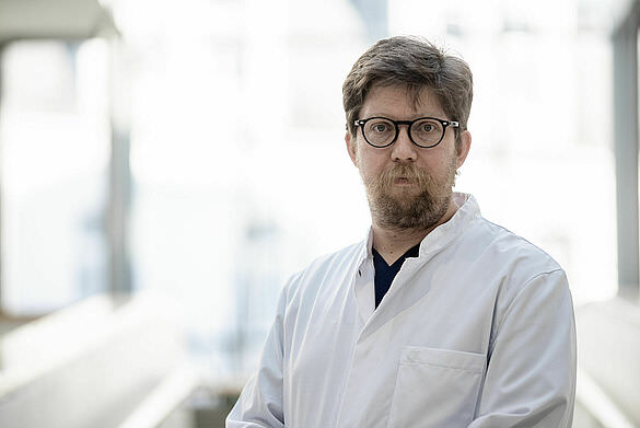 Experten und Team 9 Experten und Team 9 Universitätsklinik für Neurochirurgie