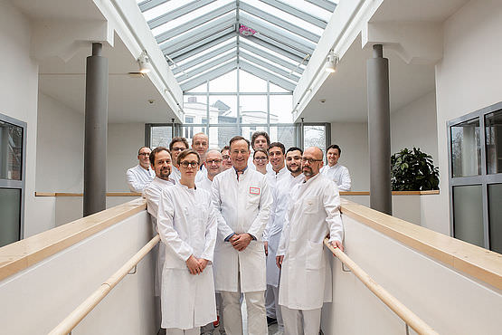 csm_EVK-UCH-Team-Portrait_BEARBEITET-Station12-072-20190306-LUKASLEHMANN-DE_1f26d4f9d0 Unfallchirurgie und Orthopädie, Sporttraumatologie 1 Kliniken & Zentren