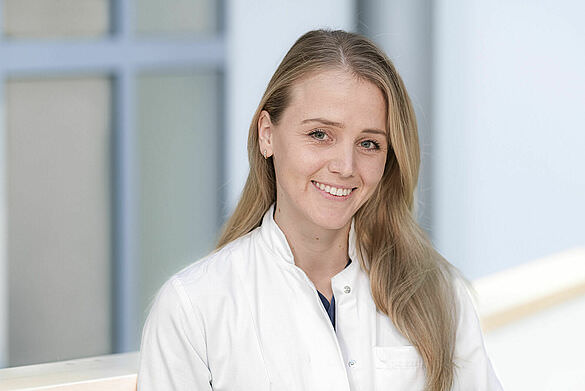 Experten und Team 13 Experten und Team 13 Universitätsklinik für Neurochirurgie