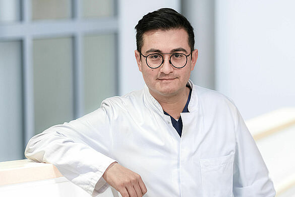 Experten und Team 15 Experten und Team 15 Universitätsklinik für Neurochirurgie
