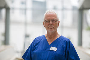 Experten und Team 4 Experten und Team 4 Anästhesiologie, Notfallmedizin und Schmerztherapie