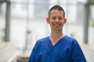 Experten und Team 10 Experten und Team 10 Anästhesiologie, Notfallmedizin und Schmerztherapie